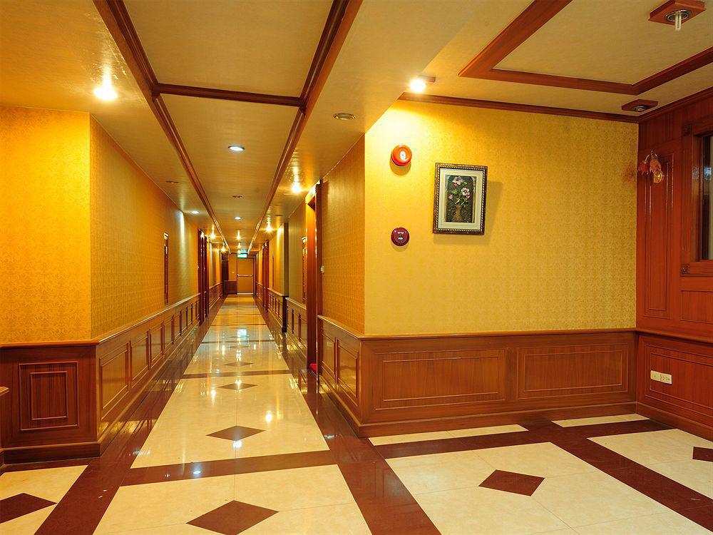 Oyo 796 Paradise Sukhumvit Hotel Bangkok Exterior photo